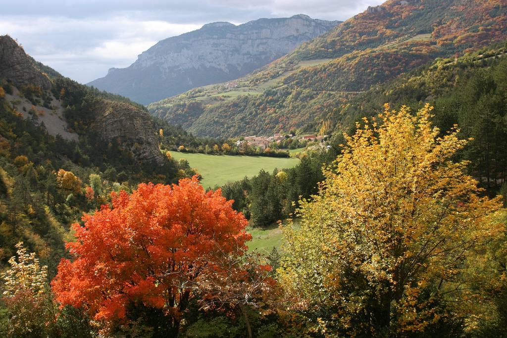 Hotel Le Mont Barral Creyers Bagian luar foto