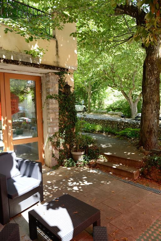 Hotel Le Mont Barral Creyers Bagian luar foto