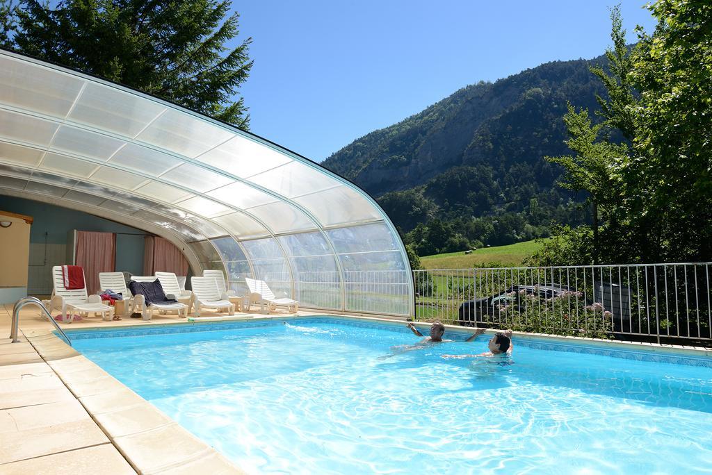 Hotel Le Mont Barral Creyers Bagian luar foto