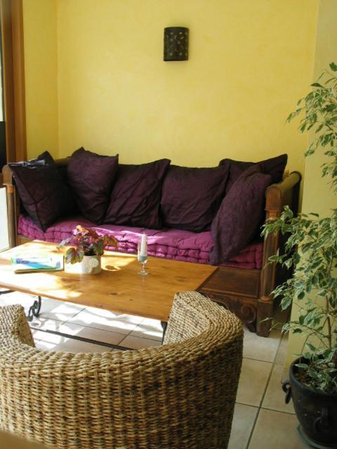 Hotel Le Mont Barral Creyers Bagian luar foto