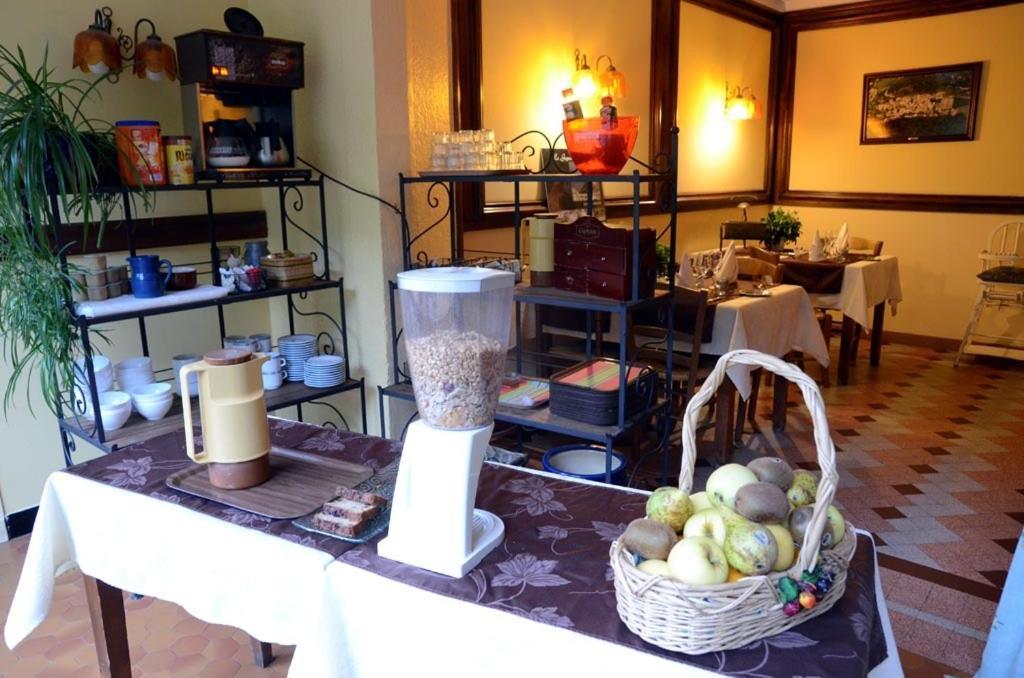 Hotel Le Mont Barral Creyers Bagian luar foto
