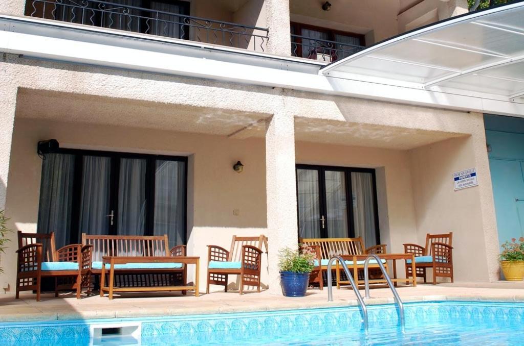 Hotel Le Mont Barral Creyers Bagian luar foto