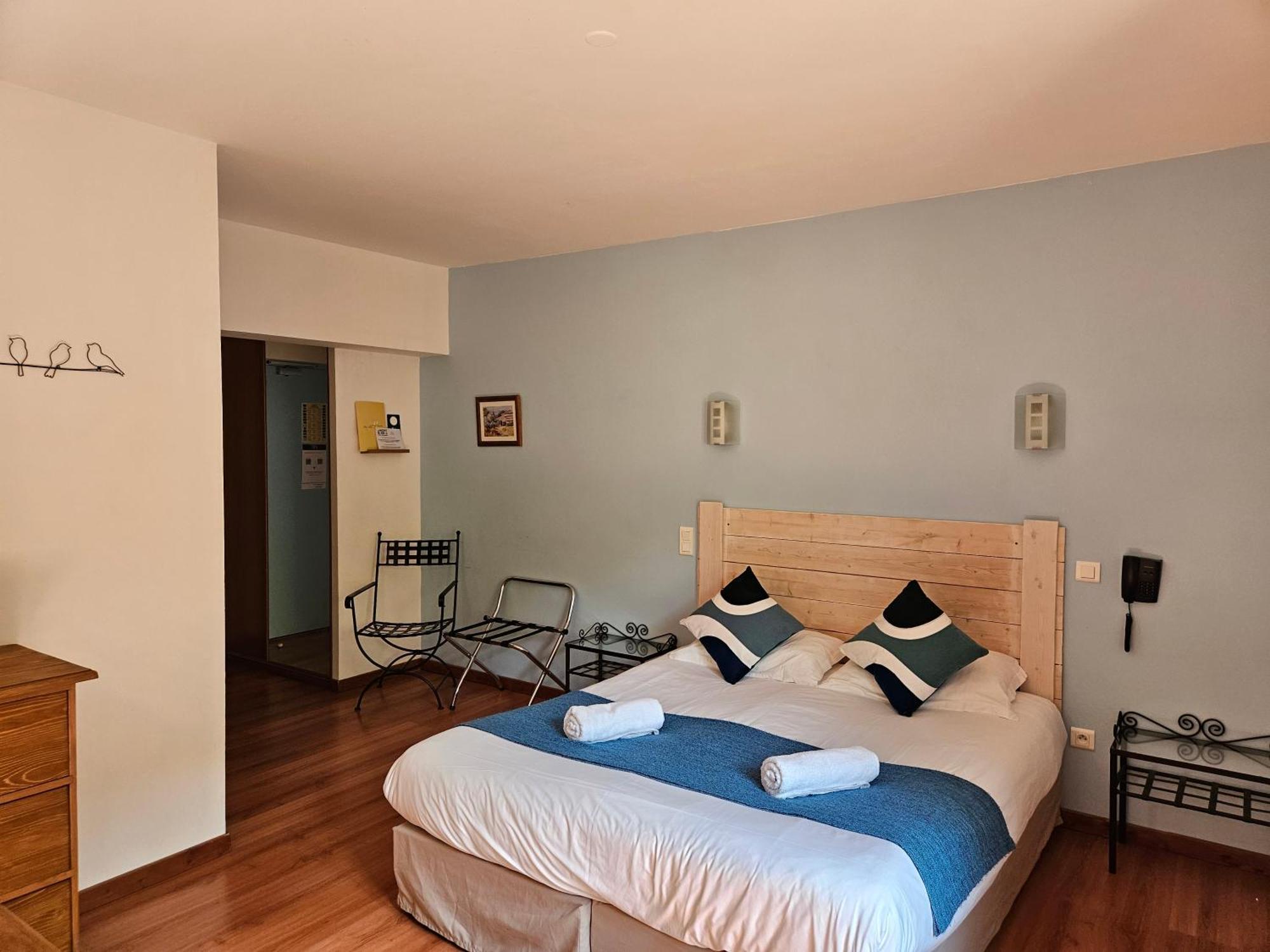 Hotel Le Mont Barral Creyers Bagian luar foto