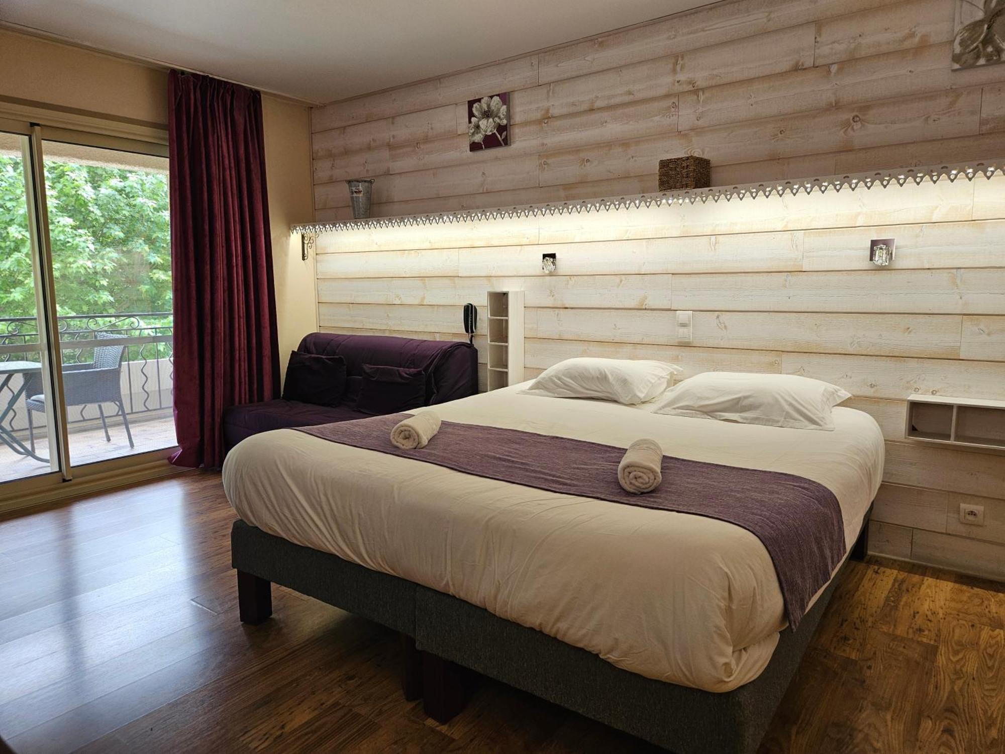 Hotel Le Mont Barral Creyers Bagian luar foto