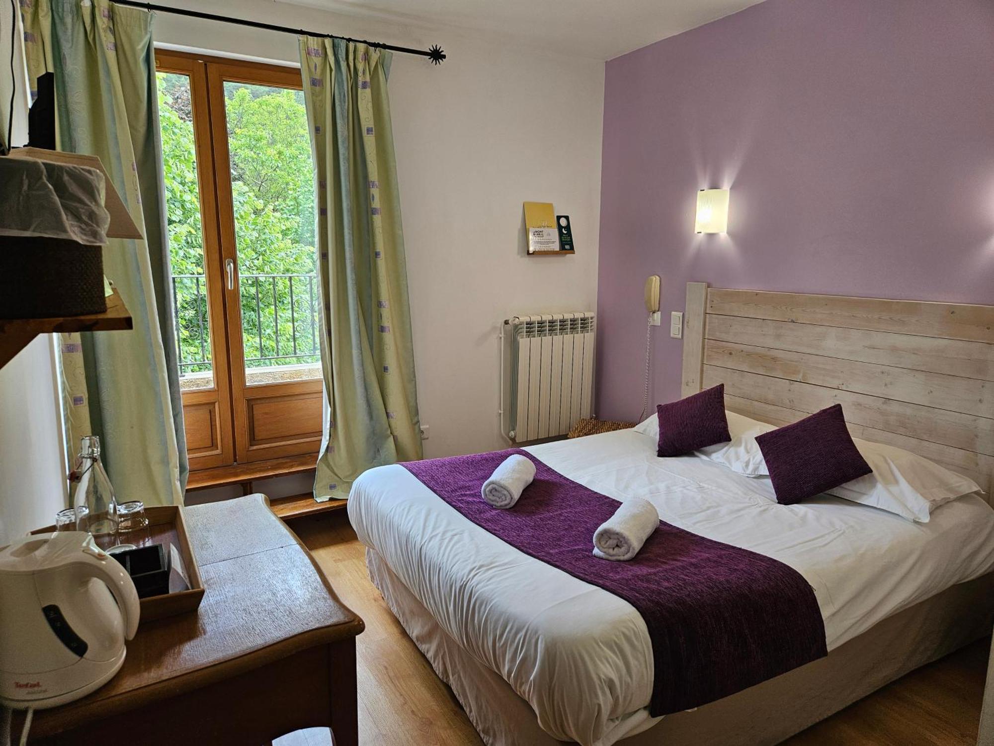 Hotel Le Mont Barral Creyers Bagian luar foto