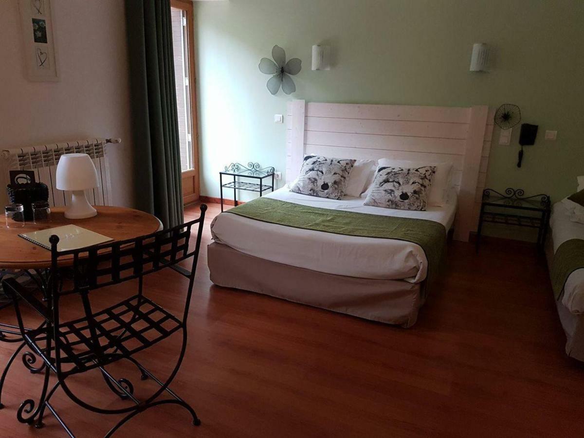 Hotel Le Mont Barral Creyers Bagian luar foto