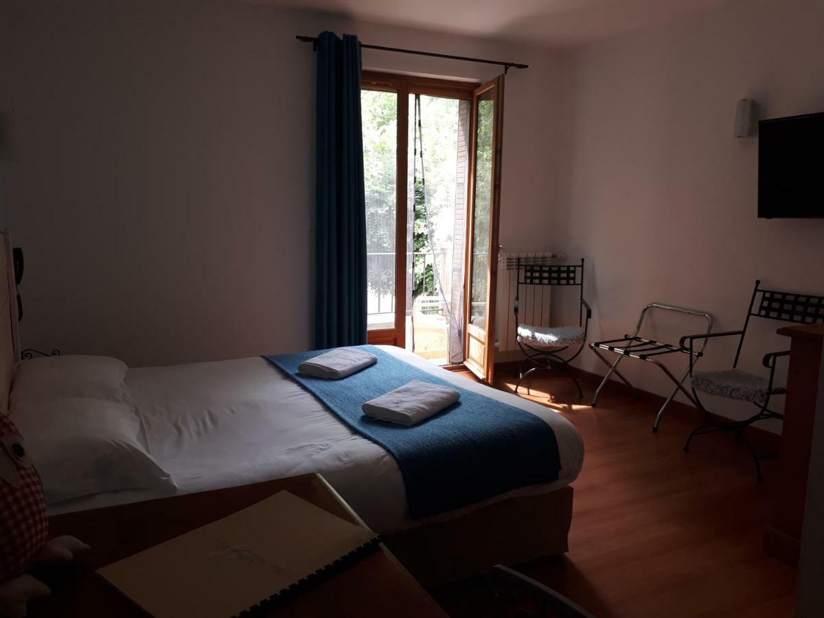 Hotel Le Mont Barral Creyers Bagian luar foto